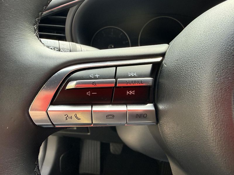 Mazda 3 2.0 Skyactiv-X Mild-Hybrid - fotka 35 z 35