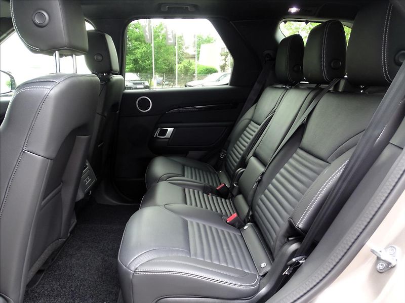 Land Rover Discovery (2026) 3,0 D250 S AWD* - fotka 18 z 27