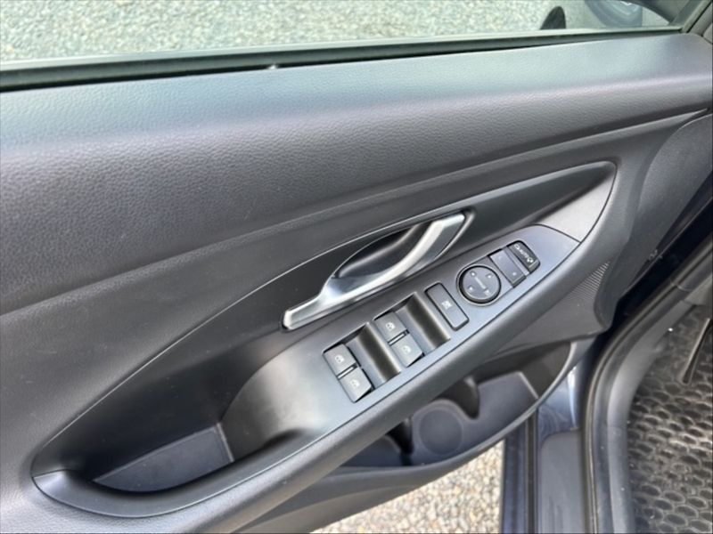 Hyundai i30 1,0 TGDI FamilySmart AT - fotka 11 z 11