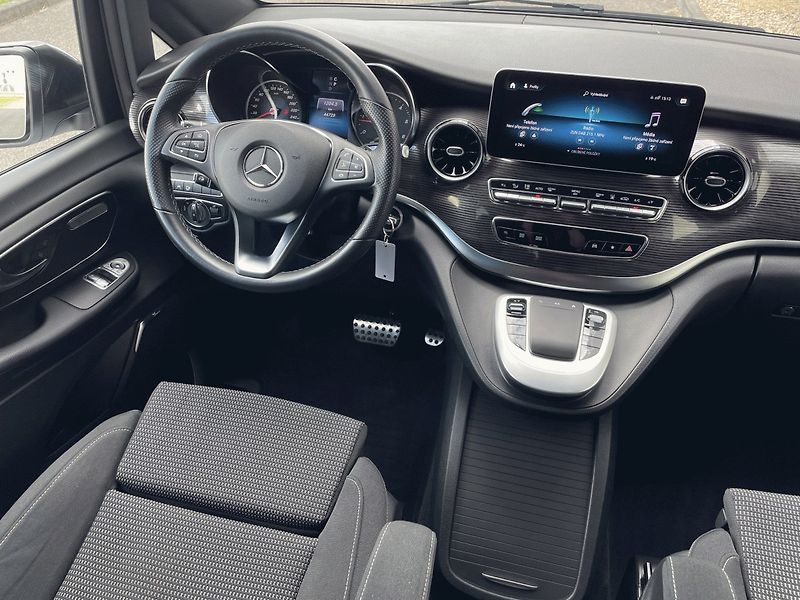 Mercedes-Benz Třídy V (2023) 300D L Exclusive AMG 4Matic 7m - fotka 12 z 24