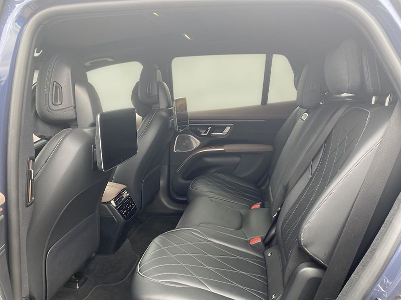 Mercedes-Benz EQS 580 4M SUV AMG Business - fotka 15 z 27