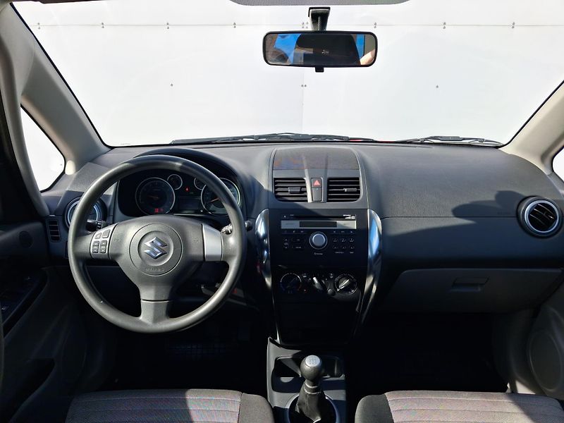 Suzuki SX4 1.6 VVT 88Kw - fotka 5 z 20
