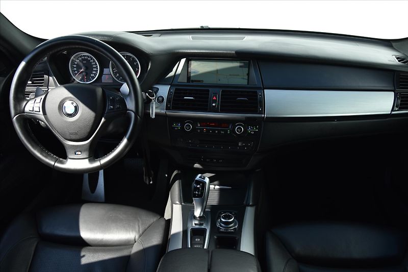 BMW X6 4.4 xDrive 408kW M. 74000KM ČR - fotka 13 z 28