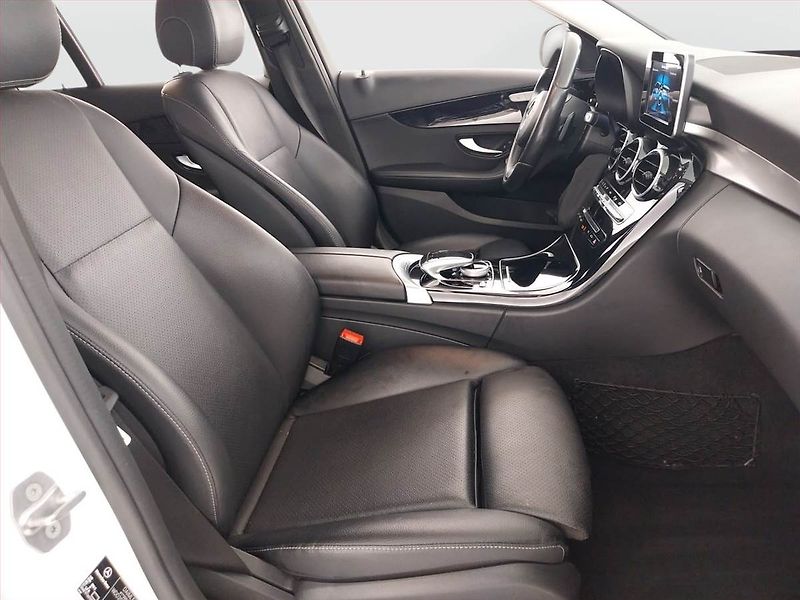 Mercedes-Benz Třídy C (2017) C 180, Automat, Kůže, Navi - fotka 9 z 23