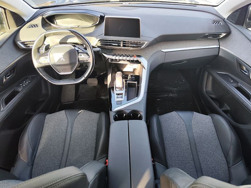 Peugeot 5008 1.2 PureTech/96kW Allure AT - fotka 13 z 34