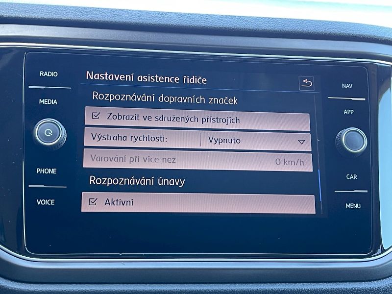 Volkswagen T-Roc (2019) 1.0 TSI 85 kW Comfortline - fotka 16 z 33
