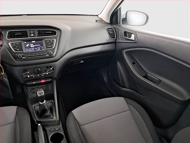 Hyundai i20 (2019) 1.2, Serv.kniha, Park. senzory - fotka 8 z 16