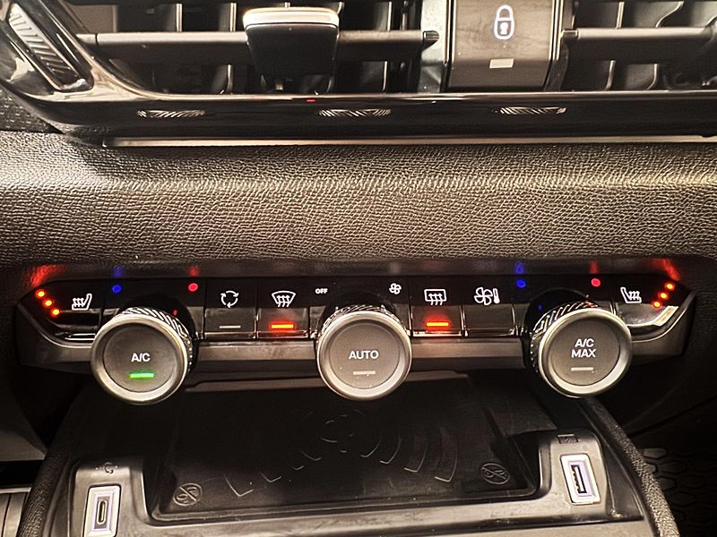 Citroën ë-C4 X 1.MAJITEL, ČR, DPH,V ZÁRUCE - fotka 20 z 32