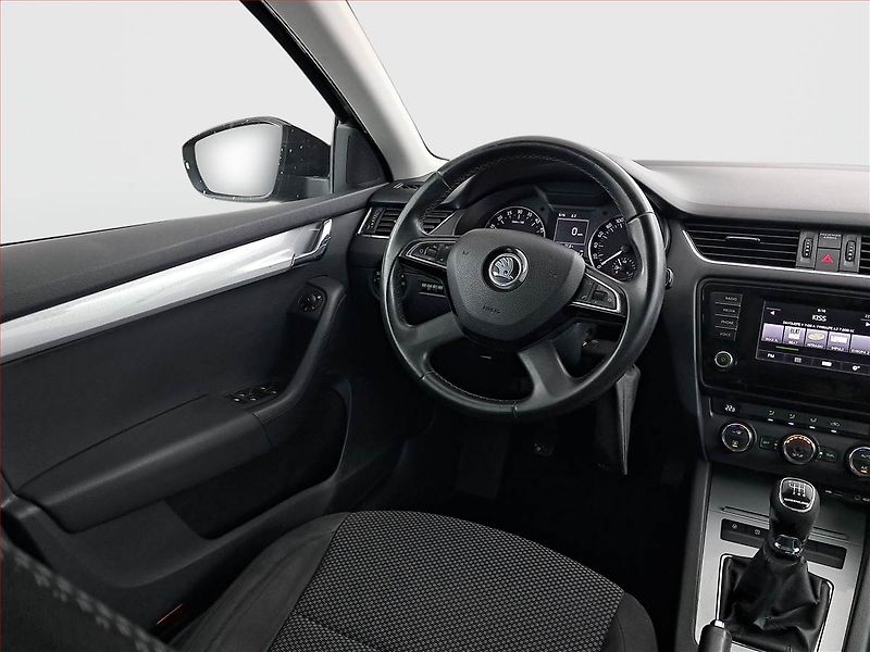 Škoda Octavia (2014) Ambition 1.6 TDI, Serv.kniha - fotka 7 z 19