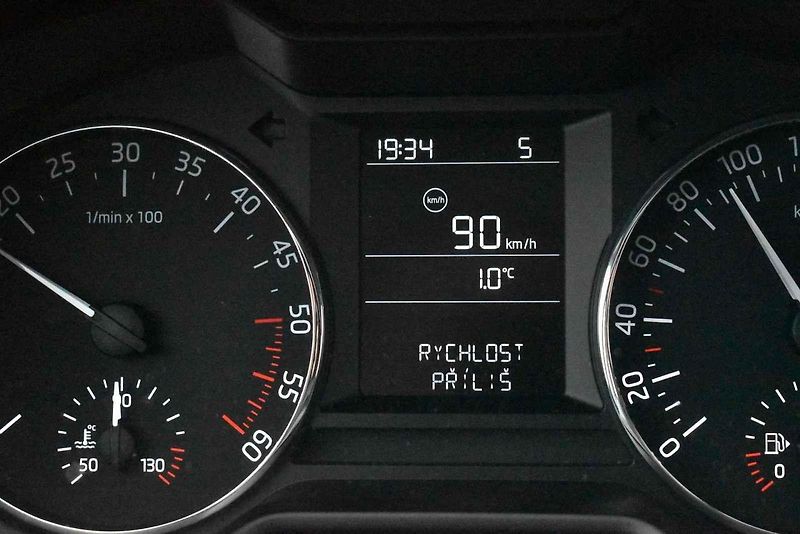 Vůz jsme testovali na trase vedoucí z Prahy do severních Čech