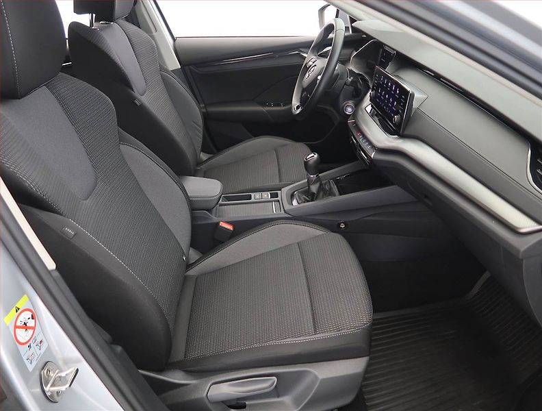 Škoda Octavia (2023) Ambition 2.0 TDI, ČR,1.maj - fotka 9 z 24