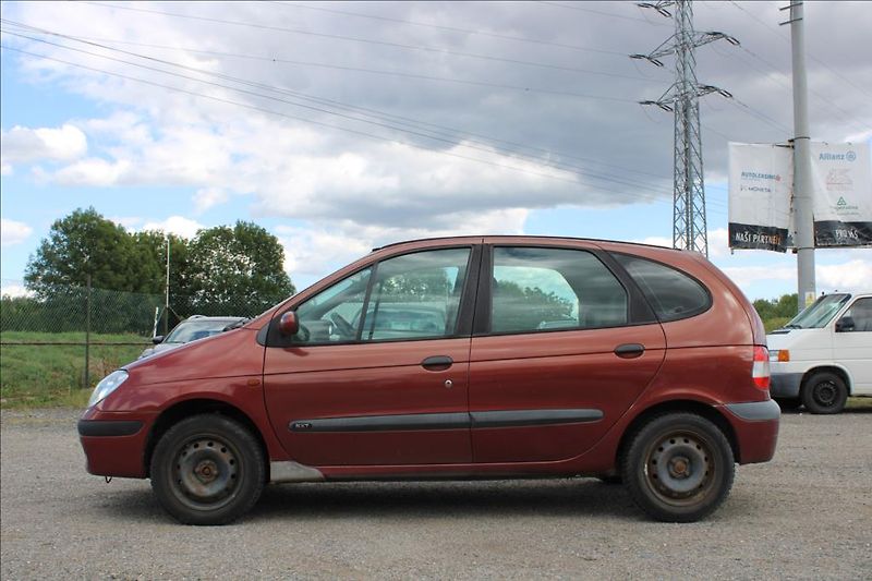 Renault Scénic 1,9 DCi  STK 8/2028, TAŽNÉ - fotka 8 z 22