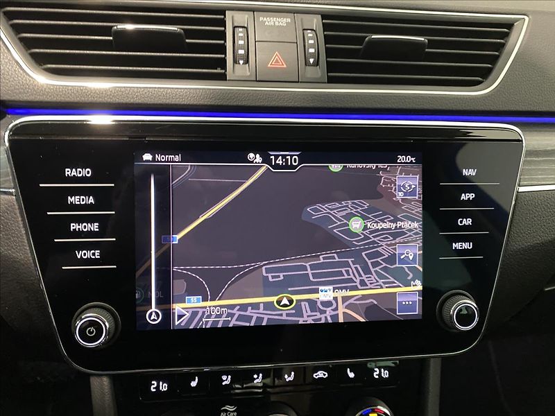 Škoda Superb 2,0 TDI 110kW Style Combi DSG - fotka 12 z 29
