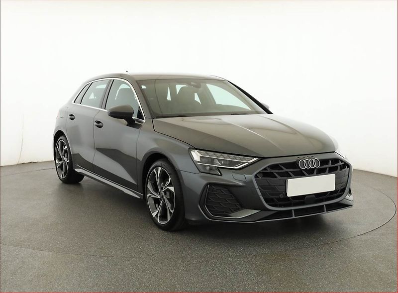 Audi A3 (2024) 35 TFSI - fotka 1 z 21