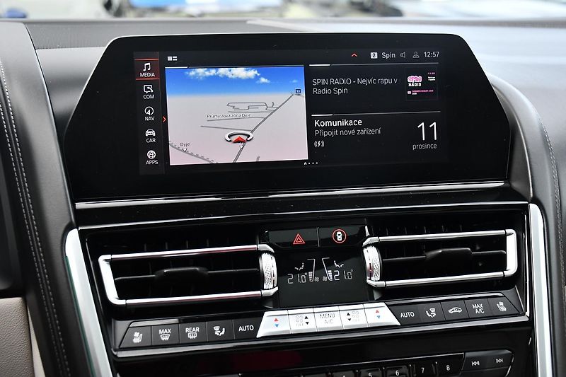 BMW Řada 8 840d xD M-SPORT HUD H/K  - fotka 35 z 62