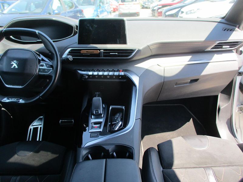 Peugeot 5008 (2019) 2,0 HDi - fotka 6 z 11