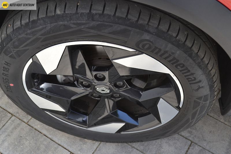 Renault Captur techno mild hybrid 140 - fotka 42 z 52