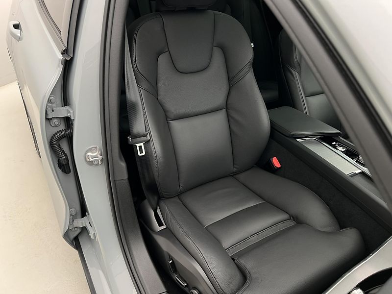 Volvo V60 B4 PLUS DARK AUT 1.maj. - fotka 20 z 47