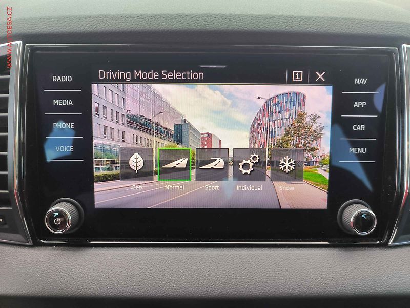 Škoda Karoq (2026) 2.0TDi 4x4 Top Selection, 1 - fotka 16 z 31