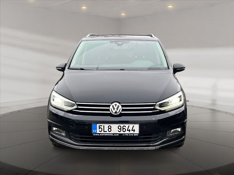 Volkswagen Touran 2,0 TDI Highline DSG Cebia - fotka 2 z 18