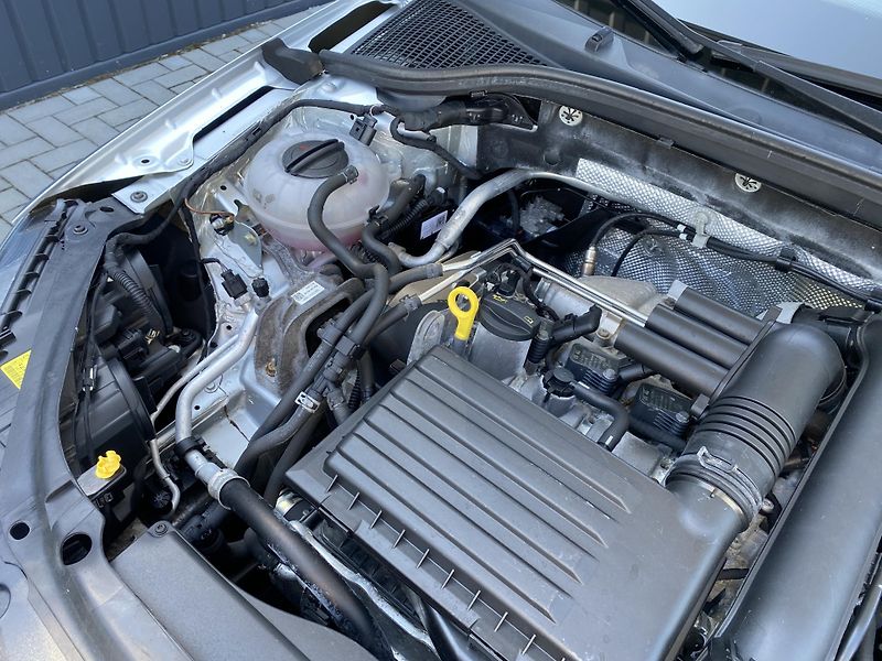Škoda Octavia 1.4 TSI 103kW - 1xMAJ.-ALU-PDC - fotka 42 z 42