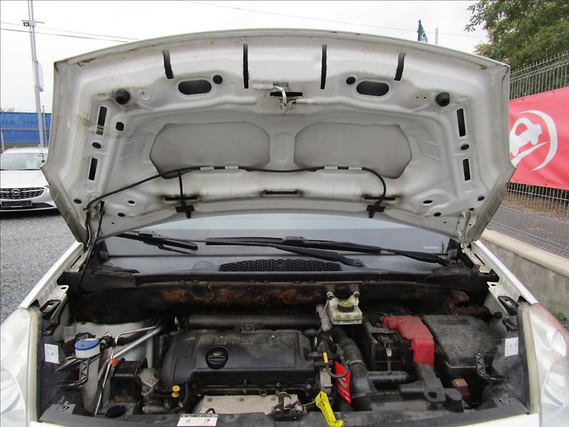 Peugeot Partner Tepee 1.6VTi  Klima - fotka 38 z 38