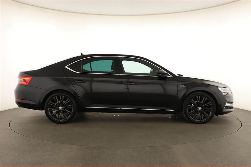 Škoda Superb (2023) Laurin&Klement 2.0 TDI - fotka 6 z 20