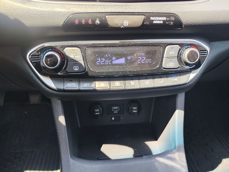 Hyundai i30 1.5 T-GDI/117kW Smart Navi - fotka 20 z 38