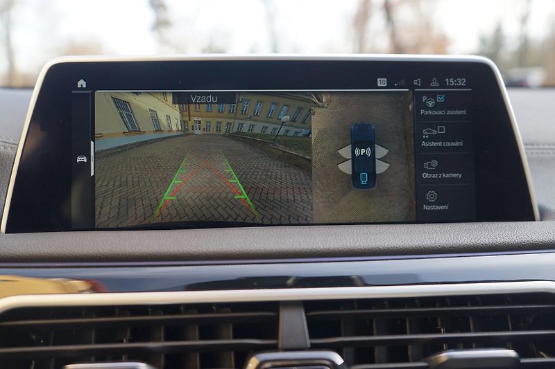 BMW Řada 7 745e H&K Panorama ZÁRUKA - fotka 23 z 42