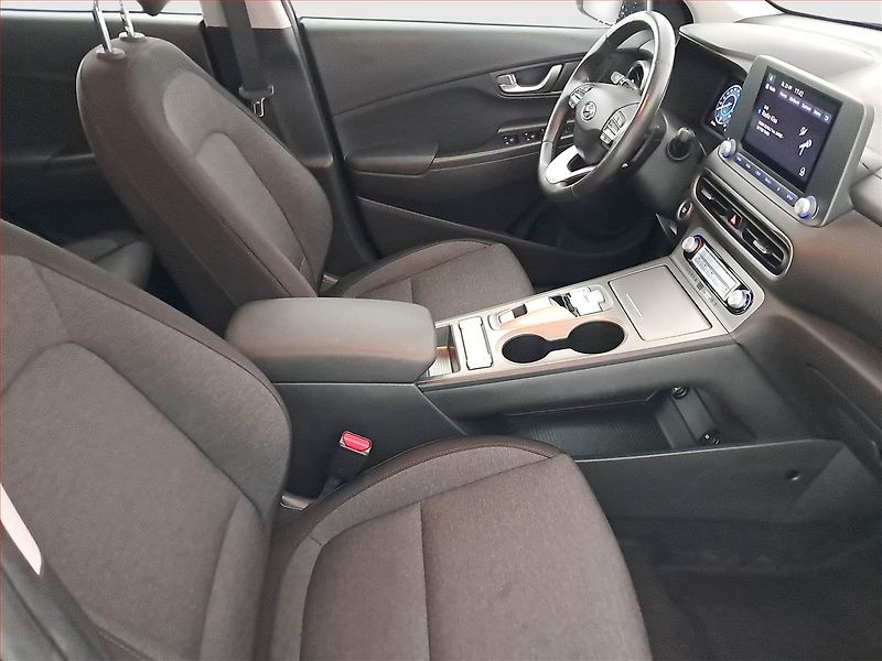 Hyundai Kona (2022) Electric 39 kWh, SoH 100% - fotka 9 z 18