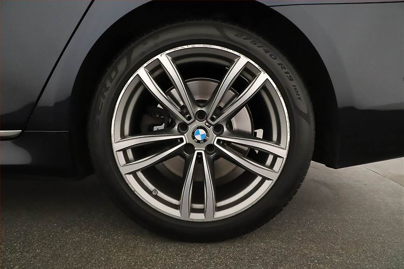 BMW Řada 7 (2019) M Paket 730 d xDrive, ČR - fotka 12 z 31