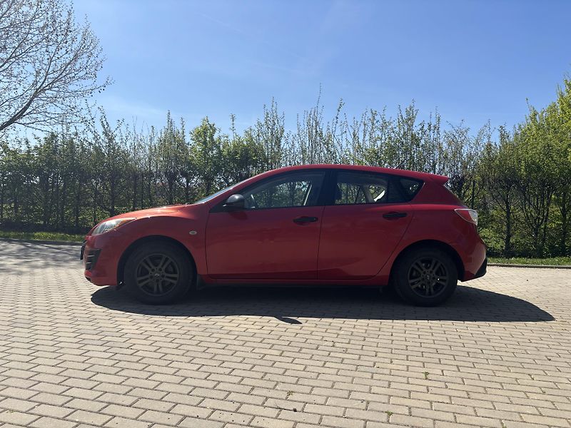 Mazda 3 1.6 CE - fotka 4 z 27