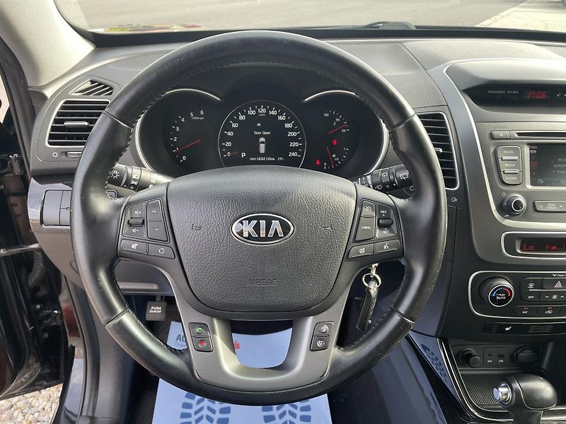 Kia Sorento 2,2 CRDi/145kW 4x4 - Automat - fotka 14 z 64