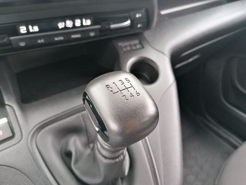 Citroën Berlingo (2021) XL 1.5 BlueHdi Shine Navi - fotka 30 z 32