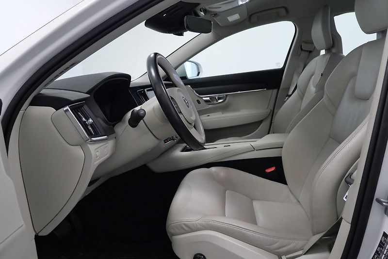 Volvo V90 - fotka 11 z 23