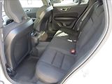 Volvo V60 2,0 D 145kW Momentum mHEV AUT - náhled 22