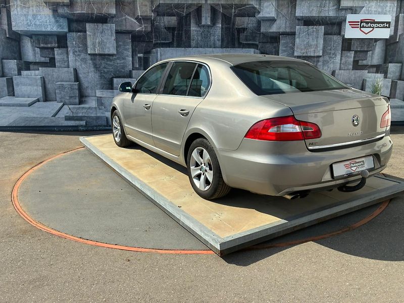 Škoda Superb (2012) 2.0TDI, 103KW - fotka 9 z 26