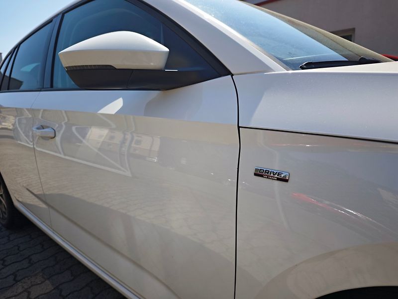 Škoda Scala (2020) 1.0 TSi Drive 125 Years - fotka 34 z 40