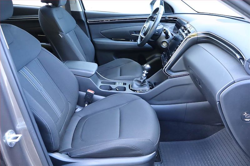 Hyundai Tucson (2022) 1.6 T-GDI - fotka 9 z 24