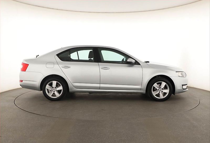 Škoda Octavia (2014) Ambition 1.2 TSI, Tempomat - fotka 6 z 15