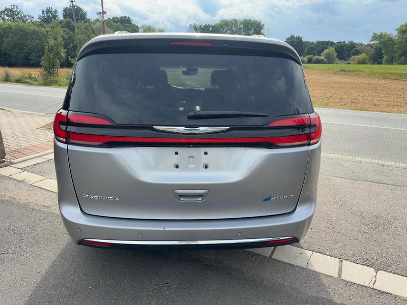 Chrysler Pacifica (2021) 3,6 Hybrid PlugIn Limited 2021 - fotka 5 z 21