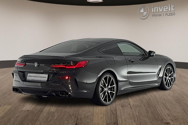 BMW Řada 8 M850i xDrive - fotka 3 z 26