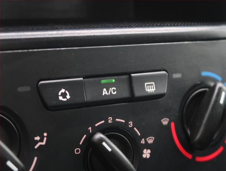 Citroën Berlingo (2014) Tendance 1.6 HDi, 5Míst, ČR - fotka 15 z 15