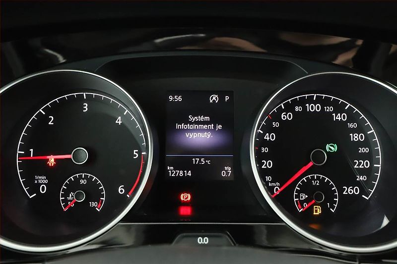 Volkswagen Touran (2016) Highline 2.0 TDI, Automat - fotka 8 z 17