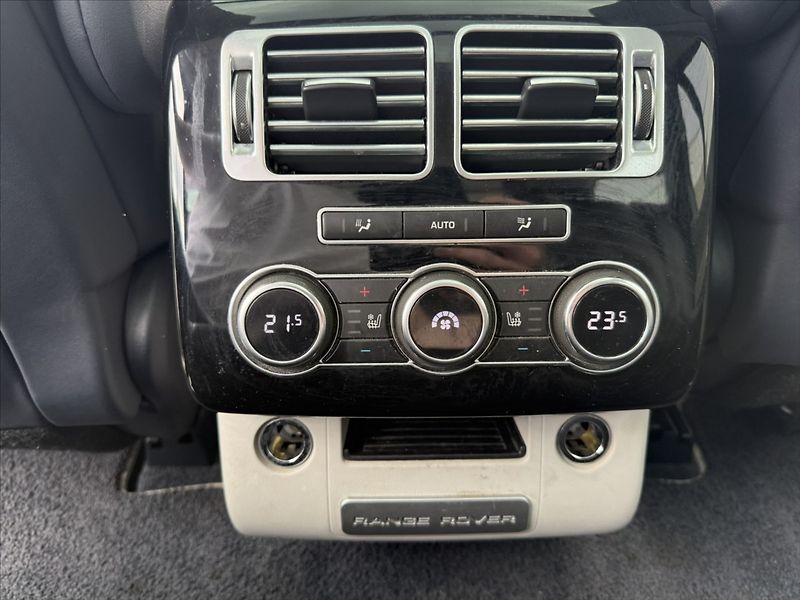 Land Rover Range Rover 4,4 AUTOBIOGRAPHY SDV8 - fotka 22 z 23