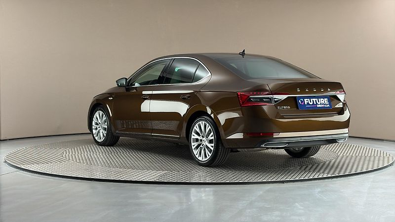 Škoda Superb 2.0 TDI DSG 4x4 L&K - fotka 2 z 31