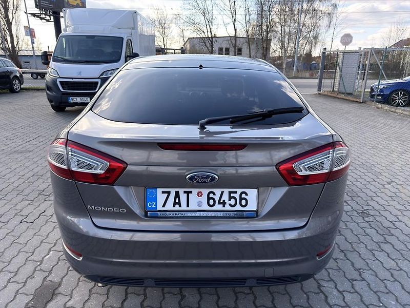 Ford Mondeo 1.6i 118 kW serviska - fotka 4 z 16