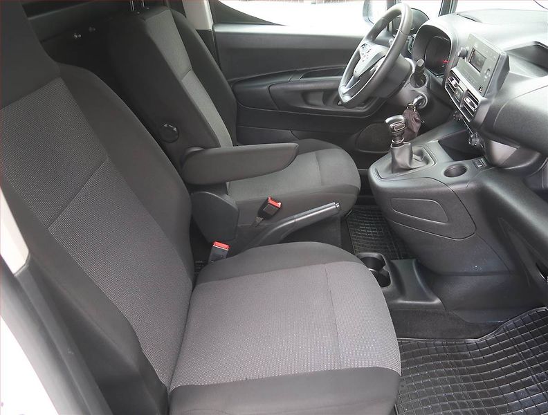 Opel Combo (2021) 1.5 CDTI, SR, 1Maj, DPH - fotka 7 z 13