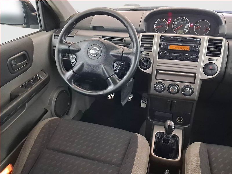 Nissan X-Trail (2005) 2.2 dCi, 4X4, po STK - fotka 7 z 17