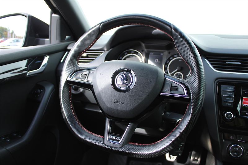 Škoda Octavia 2.0TSI 162kW RS BI-XENON ČR - fotka 13 z 26